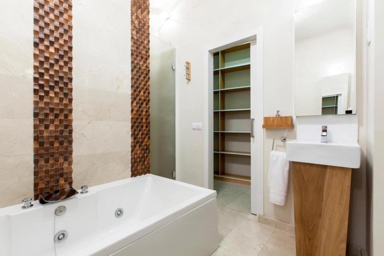 Charming Gran Via Luna Appartement