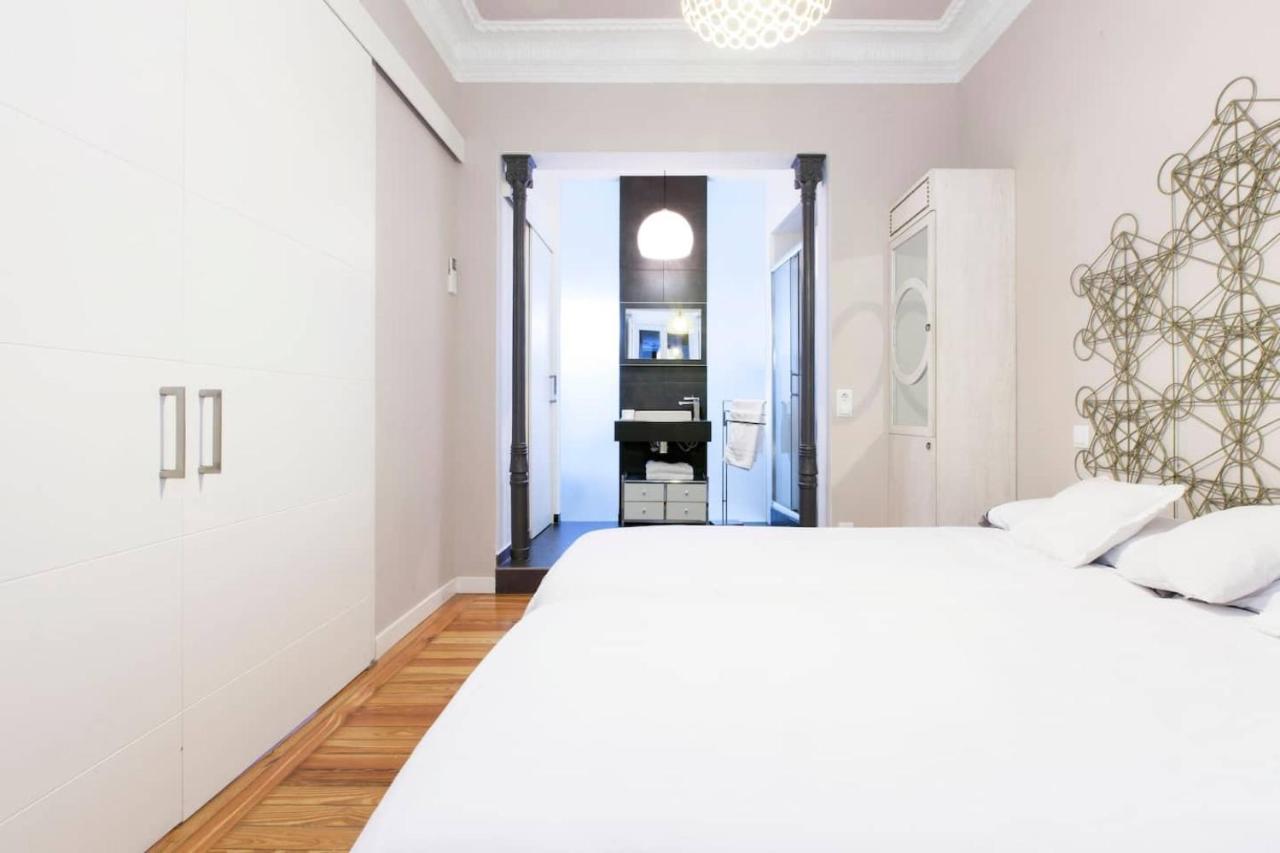 Charming Gran Via Luna Madryt
